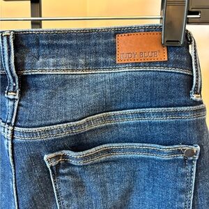 Judy blue cropped slim size 5/27 nondistressed dark wash jeans